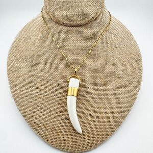 Shara Stella & Dot Tusk Chain Necklace Pendant Necklace N486G Glamour Strength